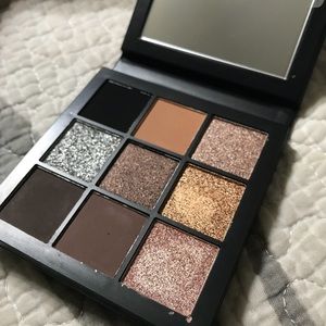 Huda Smokey Obsessions Palette